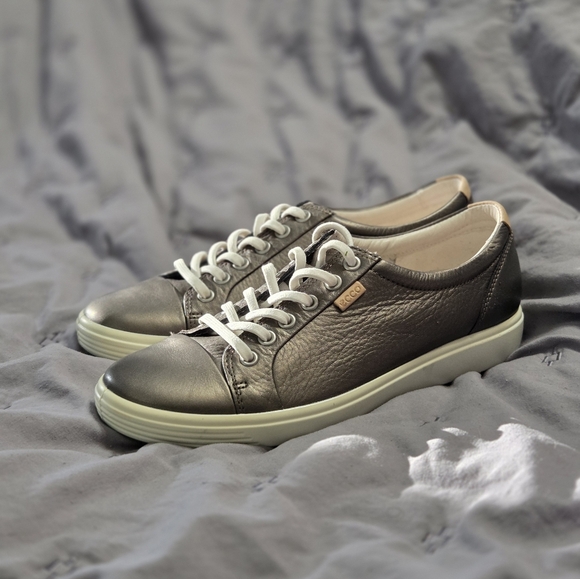 ECCO soft 7 Women's Leather Sneaker Mettalics sz 8 boho preppy comfort NWOB - Picture 1 of 9